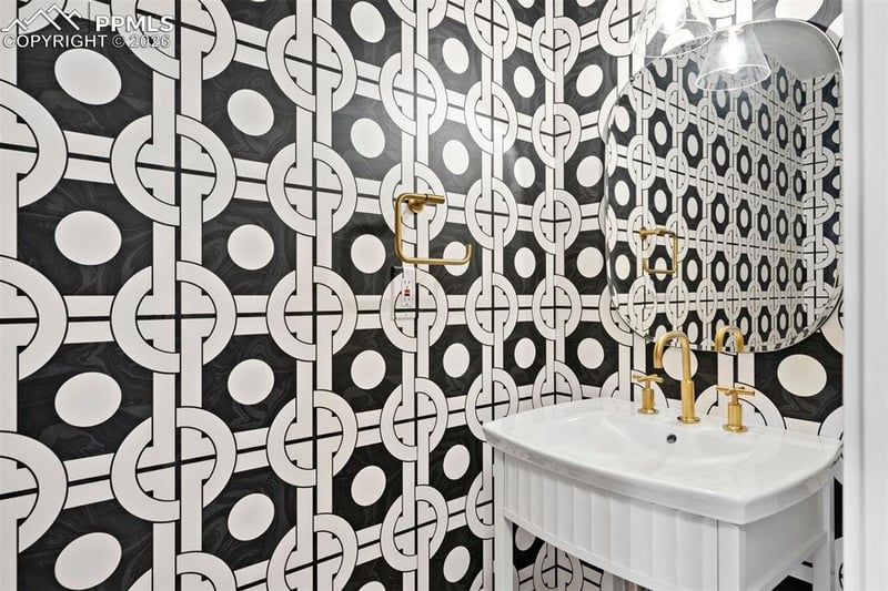 2231 Wood Ave, Colorado Springs, CO 80907