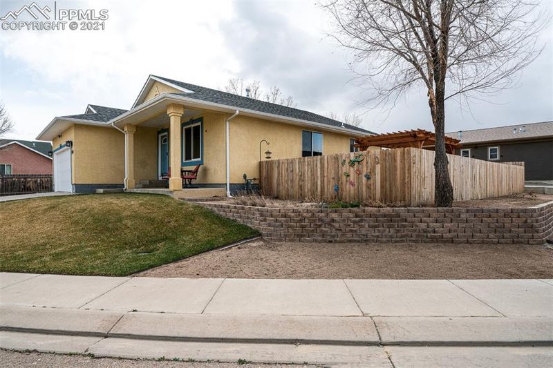 2238 Cruz Ct, Pueblo, CO 81003