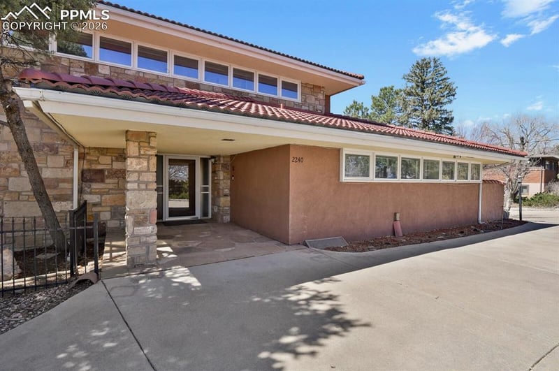 2240 Mesa Rd, Colorado Springs, CO 80904