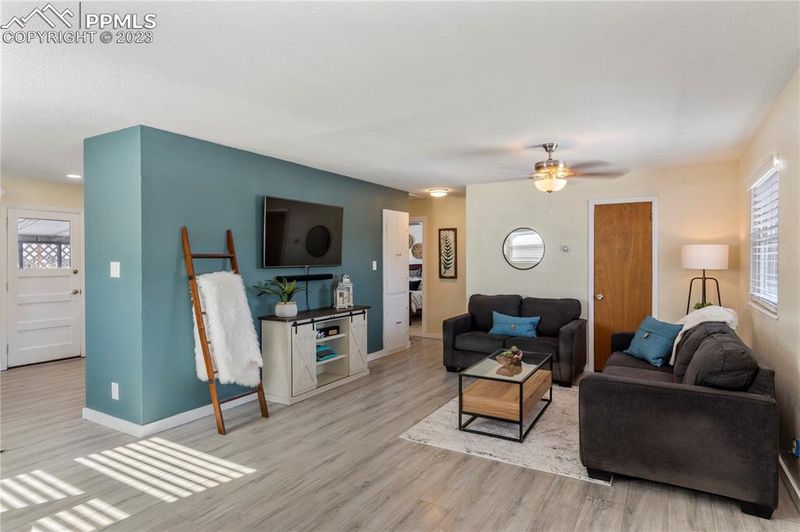 2246 Ivanhoe Dr, Colorado Springs, CO 80911