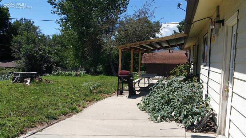 225 Esther Dr, Colorado Springs, CO 80911