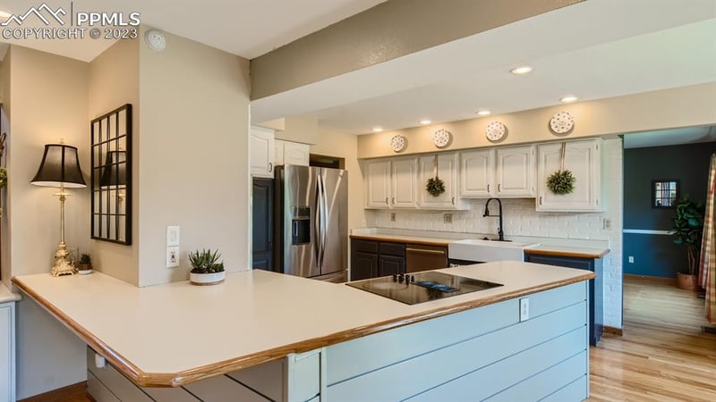 225 Palm Springs Dr, Colorado Springs, CO 80921