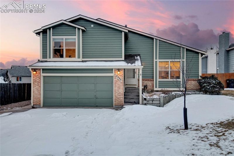 2255 Pale Moon Dr, Colorado Springs, CO 80919