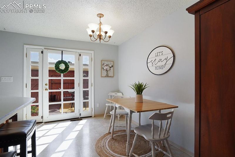 226 W Rockrimmon Blvd #E, Colorado Springs, CO 80919