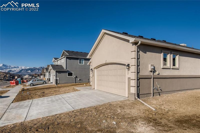 2270 Silver Creek Dr, Colorado Springs, CO 80921