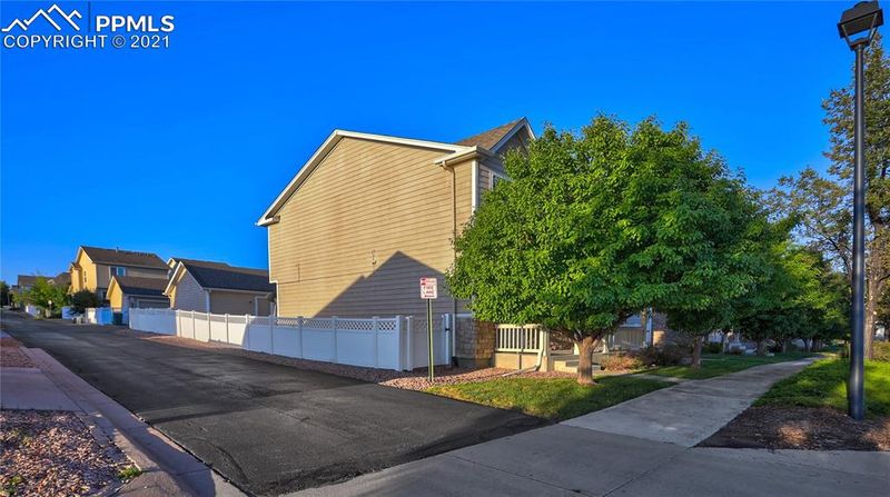 2271 Ellingwood Dr, Colorado Springs, CO 80910