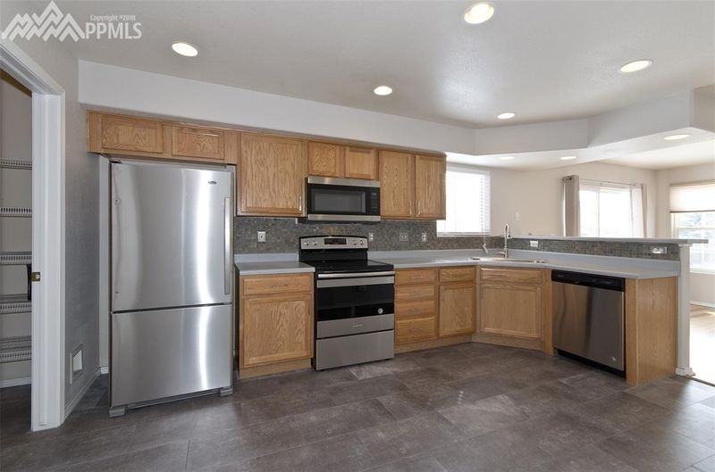 2271 Springside Dr, Colorado Springs, CO 80951