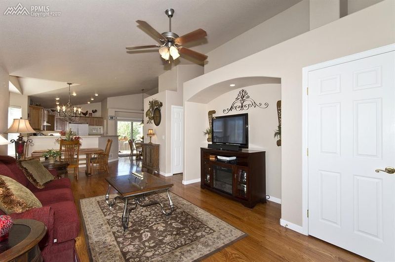 2276 Creek Valley Cir, Monument, CO 80132