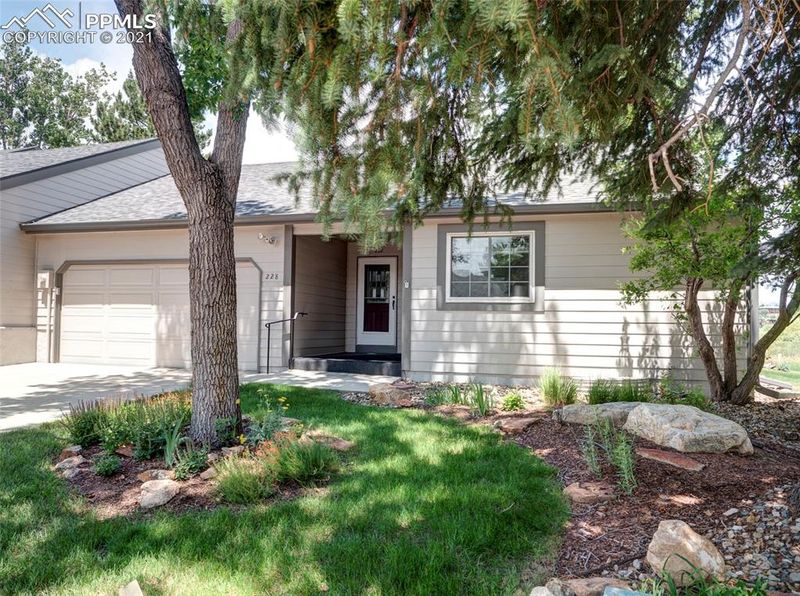 228 Cobblestone Dr, Colorado Springs, CO 80906