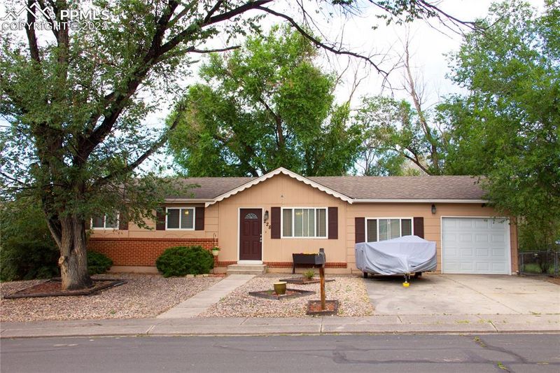 228 Longfellow Dr, Colorado Springs, CO 80910