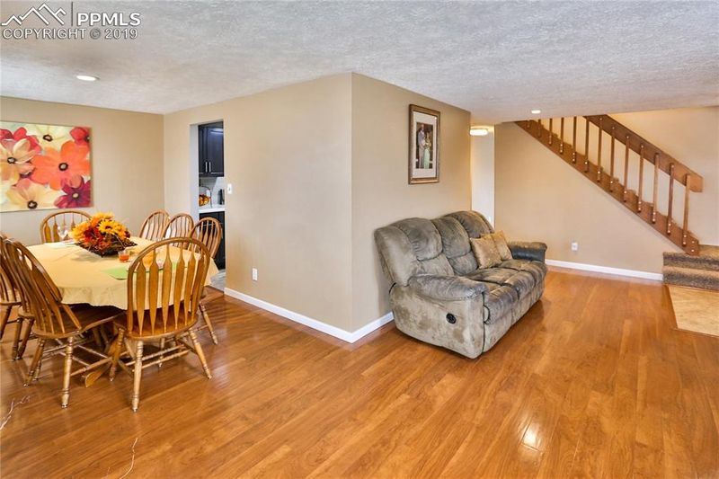 2285 Piros Dr, Colorado Springs, CO 80915