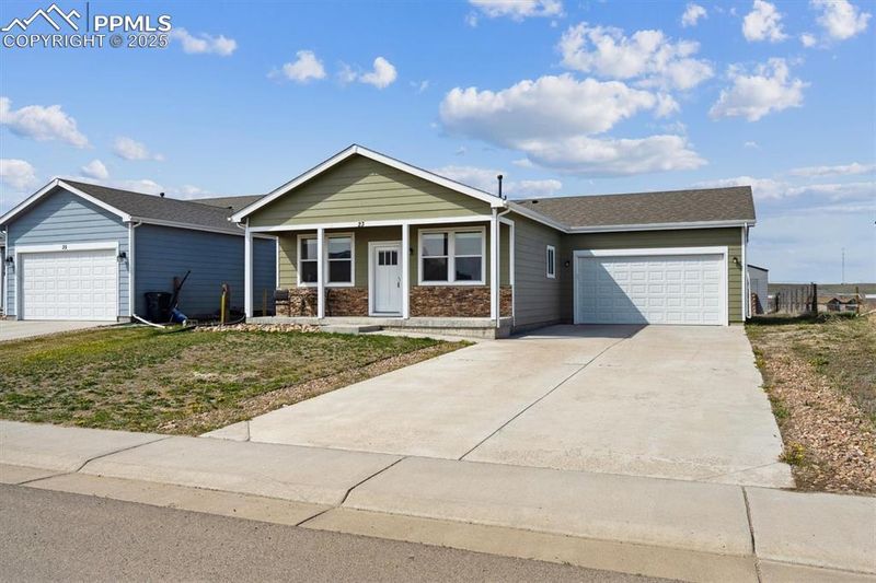 23 S 4th Ave, Deer Trail, CO 80105