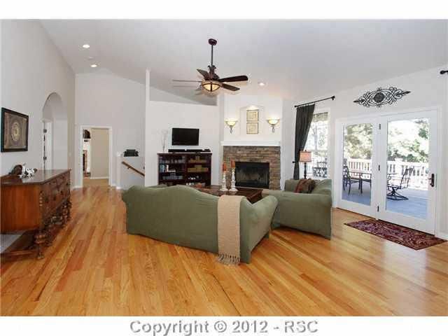 230 E Stirrup Trl, Monument, CO 80132