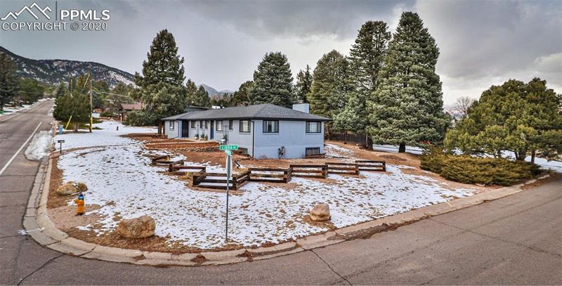 2302 Parkview Blvd, Colorado Springs, CO 80906