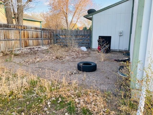 2303 Newcastle Dr, Pueblo, CO 81008