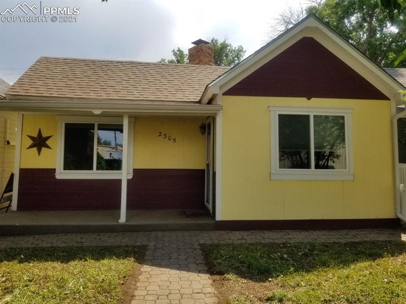 2305 W Cucharras St, Colorado Springs, CO 80904