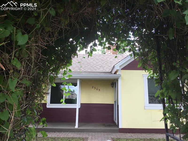 2305 W Cucharras St, Colorado Springs, CO 80904