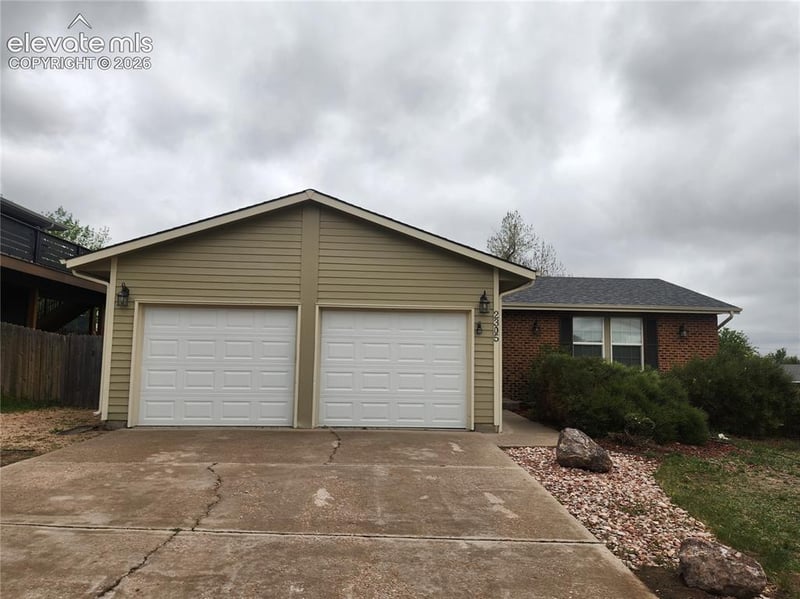 2305 Distinctive Dr, Colorado Springs, CO 80920