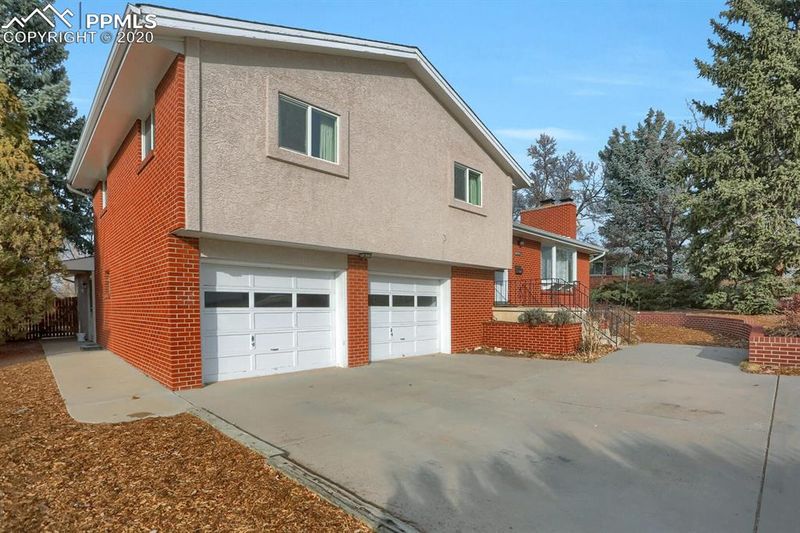 2306 Lockhaven Dr, Colorado Springs, CO 80909