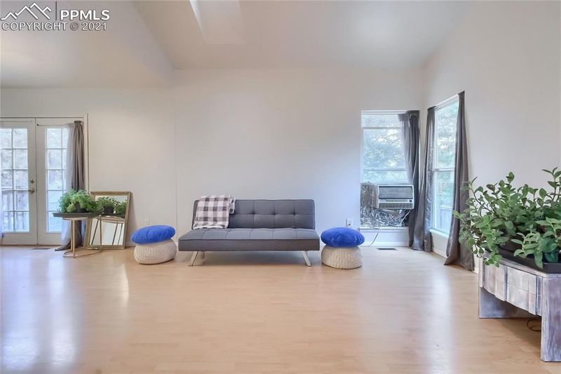 2306 Newcastle Dr, Pueblo, CO 81008