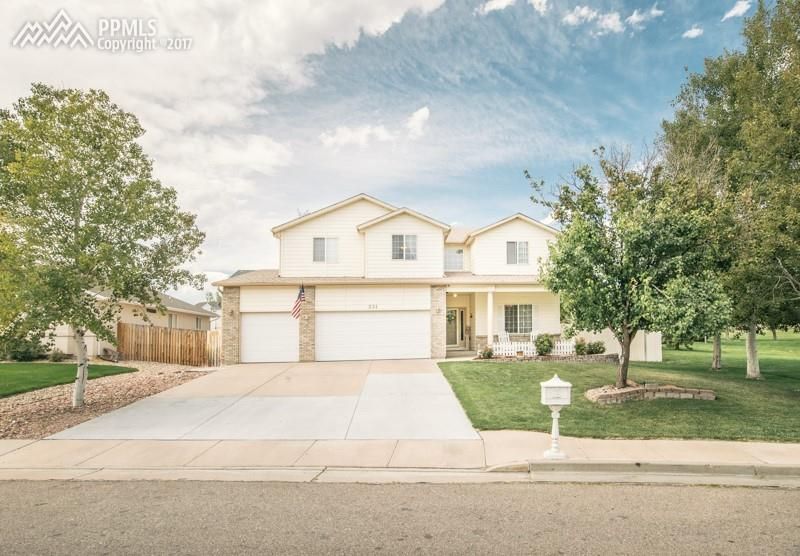 231 Alhambra Dr, Pueblo, CO 81005