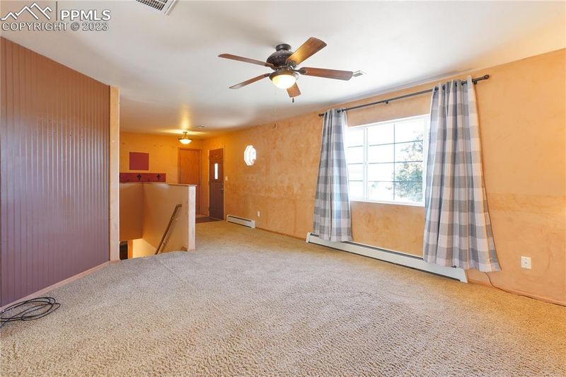 231 S Caddoa Dr, Pueblo, CO 81007