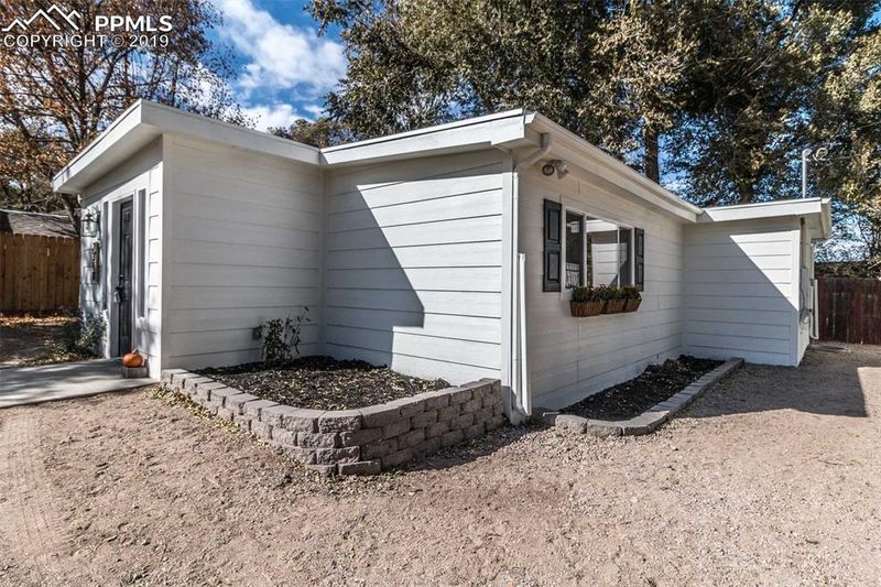 2310 Busch Ave, Colorado Springs, CO 80904
