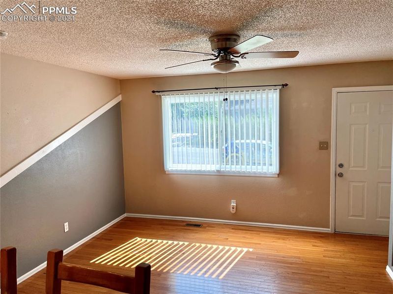 232 Longfellow Dr, Colorado Springs, CO 80910