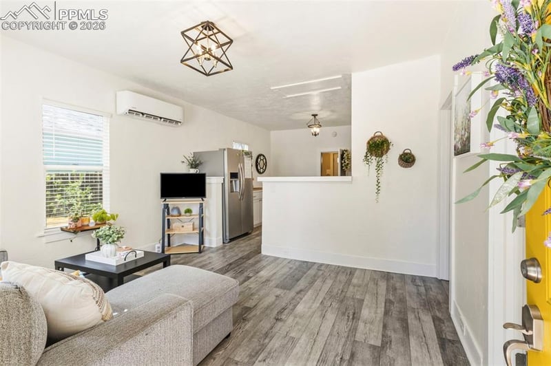 232 E Mill St, Colorado Springs, CO 80903