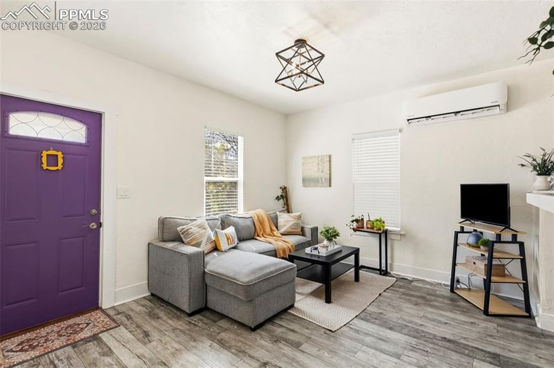 232 E Mill St, Colorado Springs, CO 80903