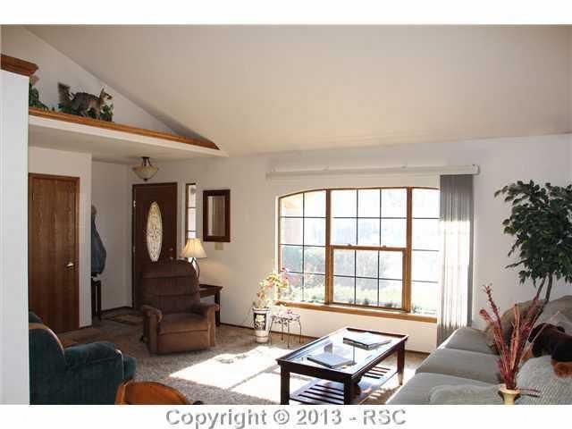 2320 Heatherdale Dr, Colorado Springs, CO 80915