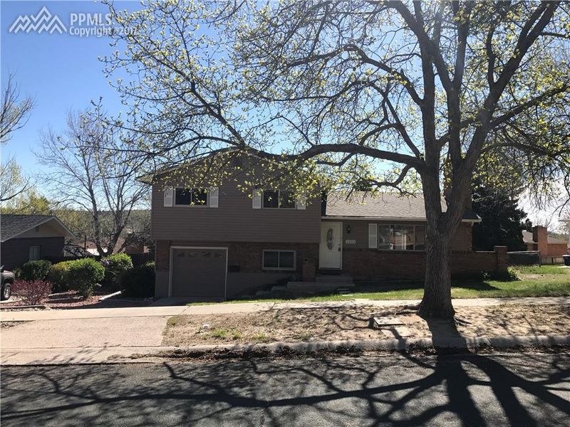 2323 Warwick Ln, Colorado Springs, CO 80909
