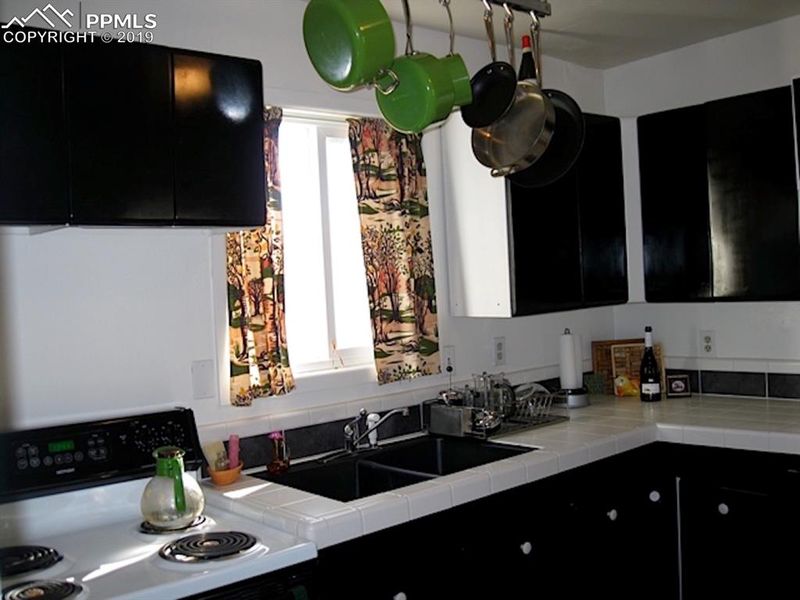 2325 W Pikes Peak Ave, Colorado Springs, CO 80904