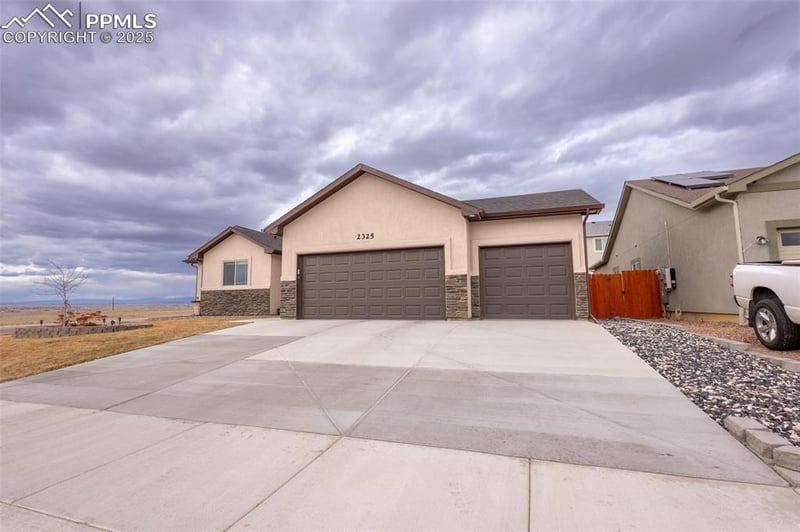 2325 Riverboat Ct, Pueblo, CO 81008
