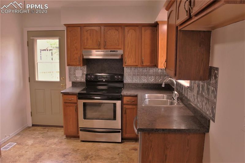 2326 San Marcos Dr, Colorado Springs, CO 80910