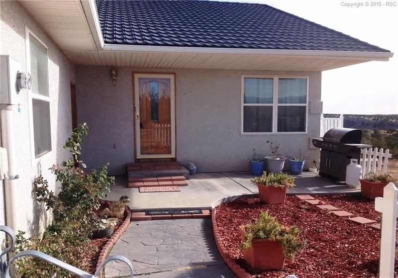 233 Top Notch Trl, Penrose, CO 81240