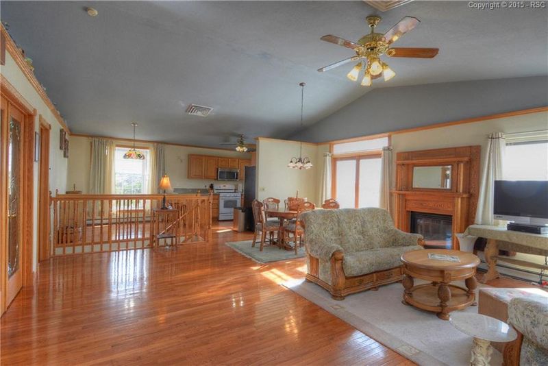 233 Top Notch Trl, Penrose, CO 81240