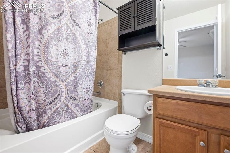 23465 E Platte Dr #B, Aurora, CO 80016
