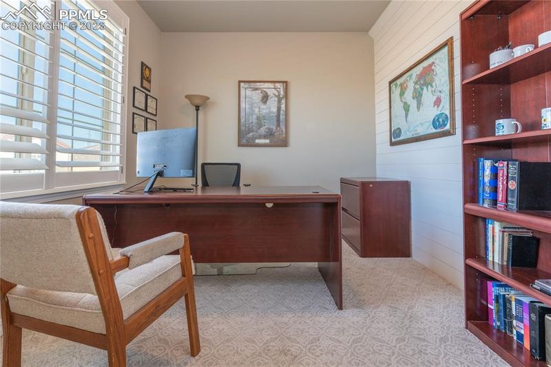 2350 Lone Willow Vw, Colorado Springs, CO 80904