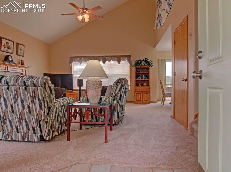 2355 Damon Dr, Colorado Springs, CO 80918