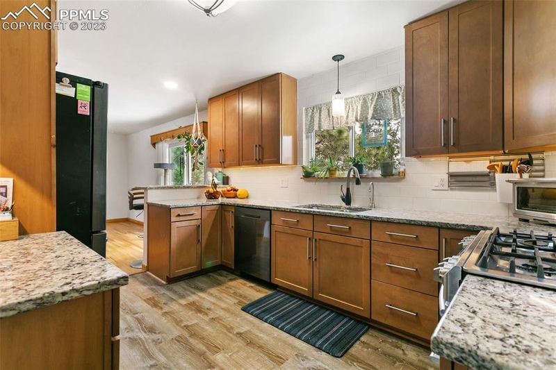 237 Dolomite Dr, Colorado Springs, CO 80919