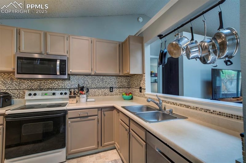 2375 Ambleside Dr, Colorado Springs, CO 80915