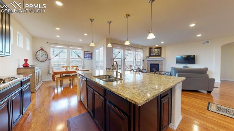 2375 Leafdale Cir, Castle Rock, CO 80109