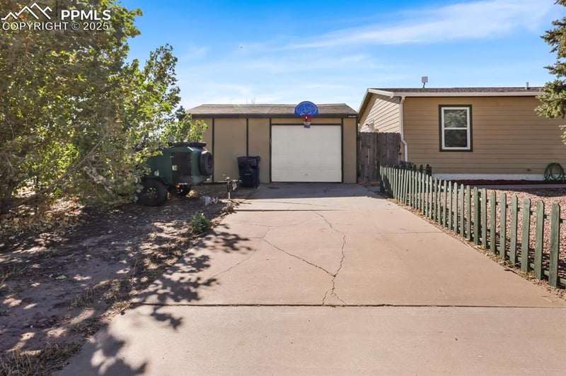 23765 Wheat Dr, Colorado Springs, CO 80928