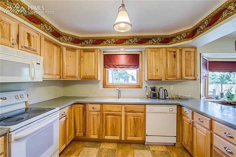 2389 Langholm Dr, Colorado Springs, CO 80920