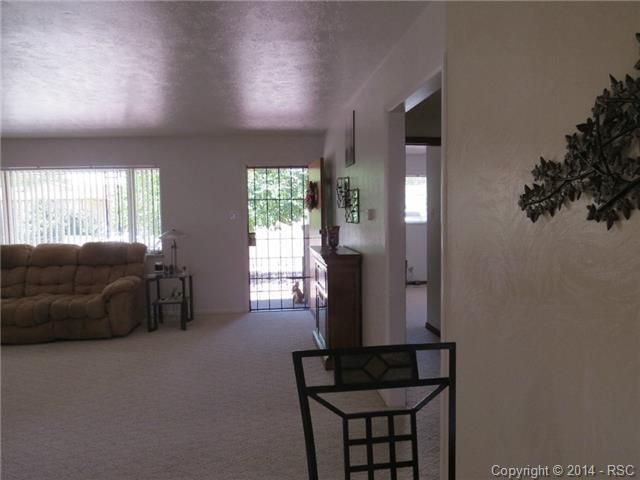 24 Fordham Cir, Pueblo, CO 81005