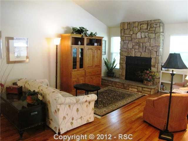 240 Cobblestone Dr, Colorado Springs, CO 80906