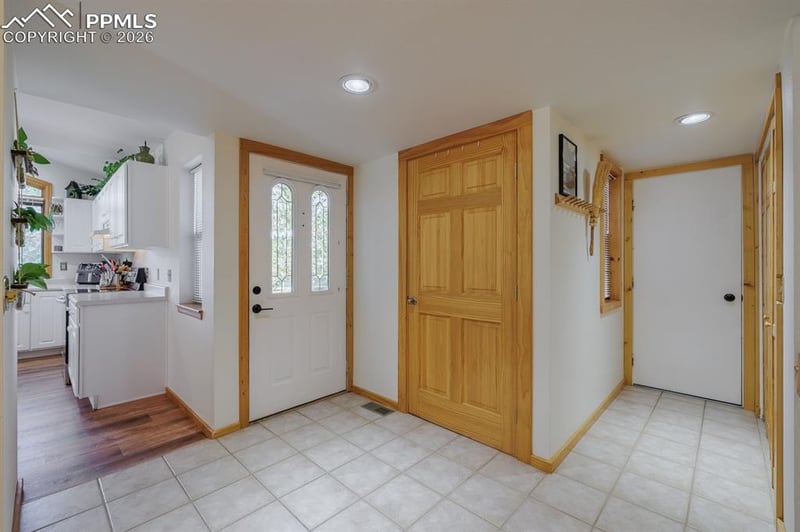 240 Crestwood Dr, Woodland Park, CO 80863
