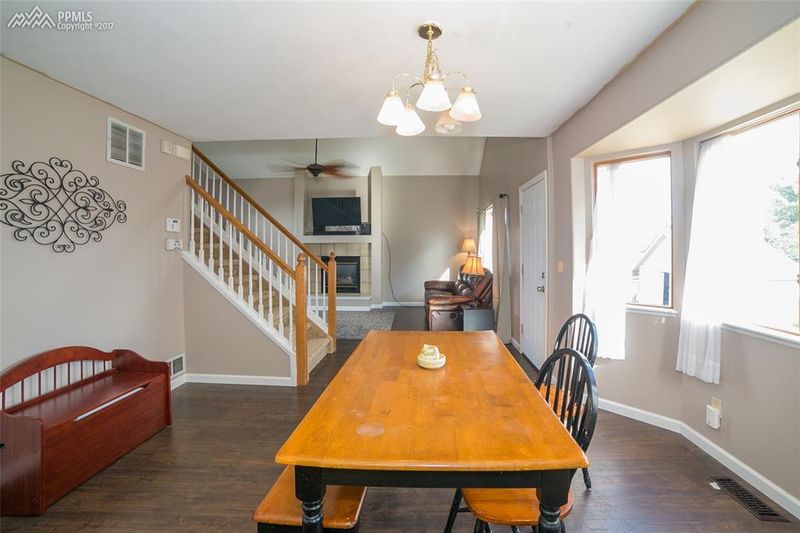 2402 Lyncrest Dr, Colorado Springs, CO 80918