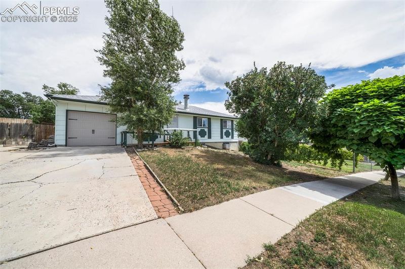 241 Vehr Dr, Colorado Springs, CO 80916